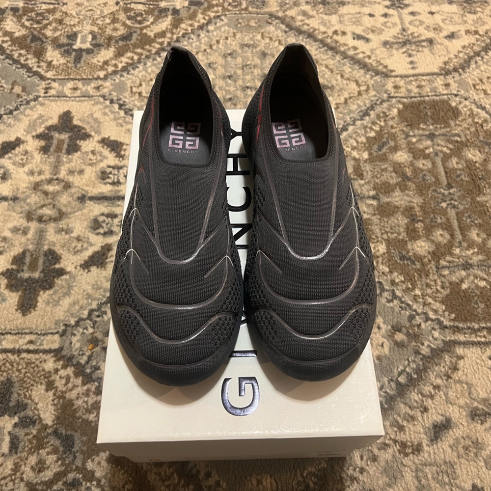 Givenchy Men's Black Sneakers